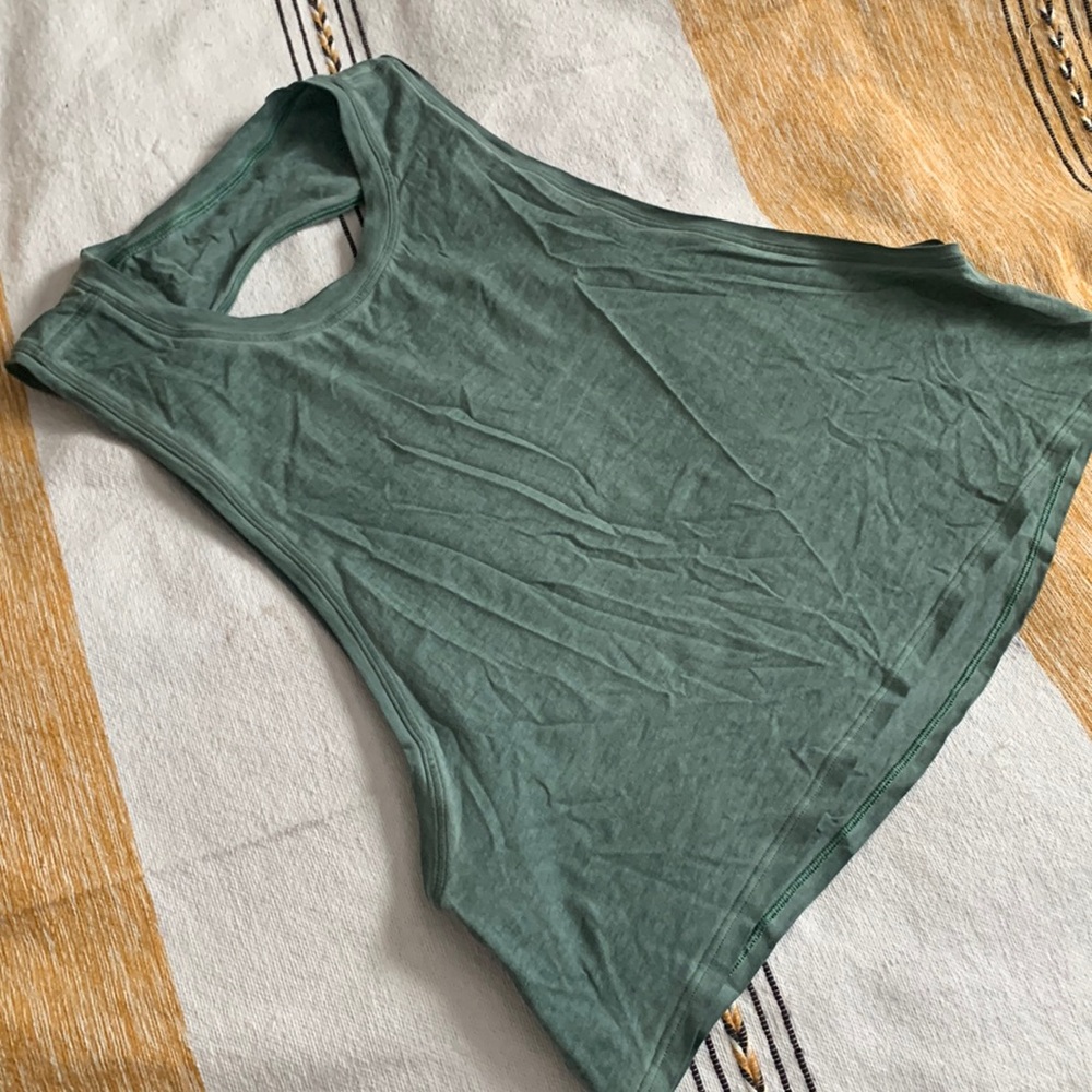 Lululemon cropped muscle tank